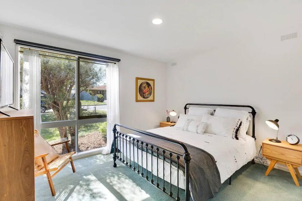 Beachside Serenity - A Quiet Beachside Hideaway Holiday home